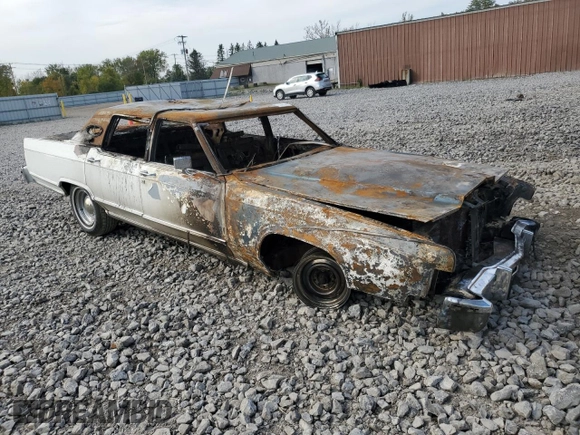 1979 Lincoln Continental with VIN 9Y82S766461, listed as a Copart auction lot 72346644 with Not Provided miles and Salvage Title. Bid and sale history available at DreamBid. Image 4.