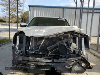 2010 GMC Yukon XL Denali with VIN 1GKUKMEF6AR146632, listed as a Copart auction lot 43939415 with 165,204 mi miles and Salvage Title. Bid and sale history available at carsss.com. Image 5.