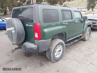 2006 Hummer H3 with VIN 5GTDN136868108992, listed as a IAAI auction lot 42053849 with 110,139 mi miles. Bid and sale history available at carsss.com. Image 4.