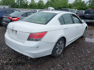 2008 Honda Accord LX z VIN 1HGCP26328A094427, wystawiony jako IAAI lot #42305035 z przebiegiem 182 031 mil mil oraz . Historia ofert i sprzedaży dostępna na DreamBid. Obrazek 4.