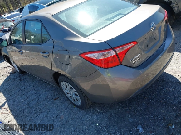 2018 Toyota Corolla L z VIN 5YFBURHE2JP779796, wystawiony jako IAAI lot #41796329 z przebiegiem 44 012 mil mil oraz . Historia ofert i sprzedaży dostępna na DreamBid. Obrazek 3.