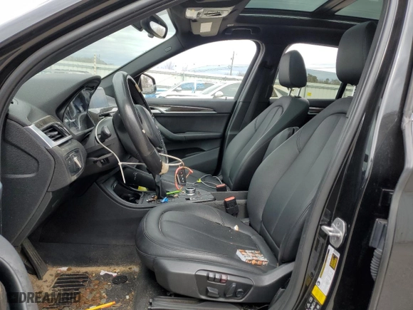 2018 BMW X1 xDrive28i with VIN WBXHT3C36J5F90927, listed as a Copart auction lot 45130255 with 119,192 mi miles and Salvage Title. Bid and sale history available at carsss.com. Image 7.