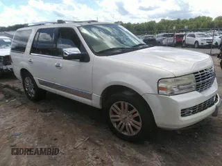 2007 Lincoln Navigator z VIN 5LMFU28557LJ15348, wystawiony jako IAAI lot #42255767 z przebiegiem 231 058 mil mil oraz . Historia ofert i sprzedaży dostępna na DreamBid. Obrazek 1.