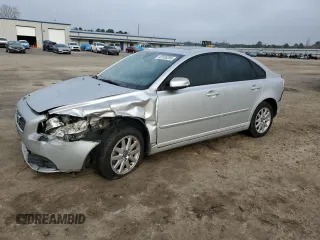 2009 Volvo S40 2.4L with VIN YV1MS382392458209, listed as a Copart auction lot 43155255 with 149,736 mi miles and Salvage Title. Bid and sale history available at carsss.com. Image 1.