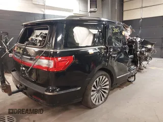2019 Lincoln Navigator Reserve with VIN 5LMJJ2LT2KEL00267, listed as a IAAI auction lot 42079217 with 77,965 mi miles and . Bid and sale history available at DreamBid. Image 4.