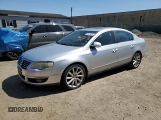 2008 Volkswagen Passat z VIN WVWCU73C88P118266, wystawiony jako Copart lot #53649095 z przebiegiem 50 217 mil mil oraz Czysty tytuł • Clean title. Historia ofert i sprzedaży dostępna na DreamBid. Obrazek 1.