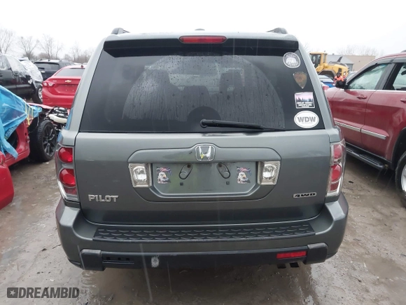 2008 Honda Pilot SE with VIN 5FNYF18378B003044, listed as a IAAI auction lot 41928670 with 204,640 mi miles. Bid and sale history available at carsss.com. Image 16.