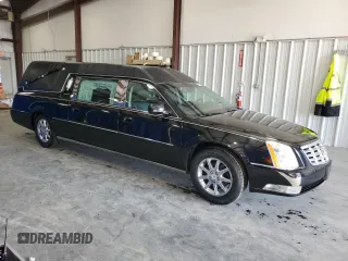 2011 Cadillac DTS Professional Limousine z VIN 1GE7K9C61BU600591, wystawiony jako Copart lot #55618735 z przebiegiem 31 702 mil mil oraz Tytuł czysty. Historia ofert i sprzedaży dostępna na DreamBid. Obrazek 4.
