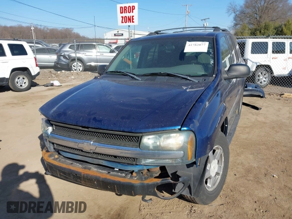2004 Chevrolet TrailBlazer LS with VIN 1GNDT13S642345935, listed as a IAAI auction lot 41782077 with 174,938 mi miles. Bid and sale history available at carsss.com. Image 18.