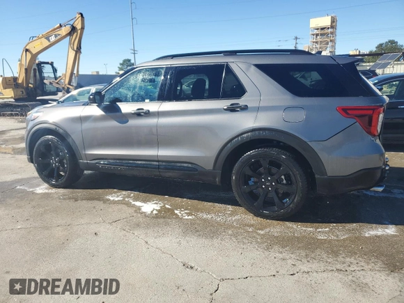 2023 Ford Explorer ST-Line with VIN 1FMSK7KH9PGC02685, listed as a Copart auction lot 81493004 with 28,519 mi miles and Salvage Title. Bid and sale history available at carsss.com. Image 2.