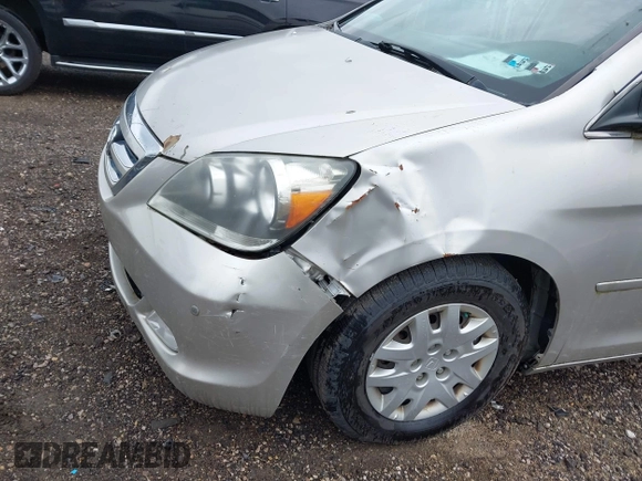 2006 Honda Odyssey TOURING with VIN 5FNRL38836B102719, listed as a IAAI auction lot 42170294 with 180,956 mi miles. Bid and sale history available at carsss.com. Image 6.