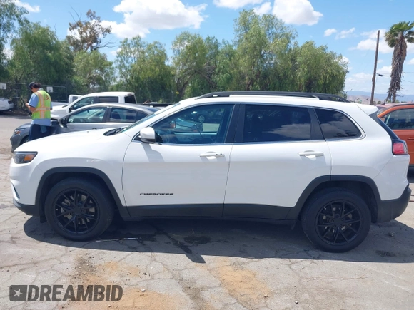 2020 Jeep Cherokee Latitude Plus z VIN 1C4PJLLB5LD625047, wystawiony jako IAAI lot #42246428 z przebiegiem 69 625 mil mil oraz . Historia ofert i sprzedaży dostępna na DreamBid. Obrazek 14.