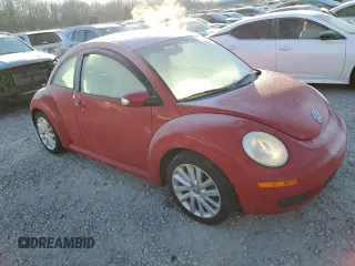 2008 Volkswagen New Beetle Coupe S with VIN 3VWRW31CX8M500141, listed as a Copart auction lot 86244054 with 118,553 mi miles and Salvage Title. Bid and sale history available at carsss.com. Image 4.