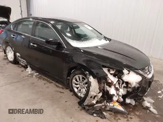 2016 Nissan Altima S with VIN 1N4AL3AP5GN324041, listed as a IAAI auction lot 41702011 with 60,317 mi miles and . Bid and sale history available at carsss.com. Image 1.