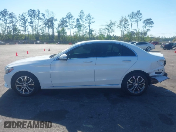 2015 Mercedes-Benz C-Class C 300 Luxury with VIN 55SWF4KB6FU020602, listed as a IAAI auction lot 41899959 with 150,516 mi miles. Bid and sale history available at carsss.com. Image 14.