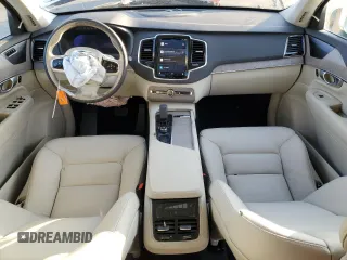 2024 Volvo XC90 Plus Bright Theme with VIN YV4062PE6R1179922, listed as a Copart auction lot 85784094 with 12,843 mi miles and Salvage Title. Bid and sale history available at carsss.com. Image 8.