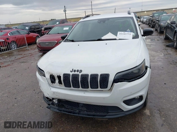 2023 Jeep Cherokee Altitude Lux with VIN 1C4PJMMB1PD110251, listed as a IAAI auction lot 41343772 with 33,182 mi miles. Bid and sale history available at carsss.com. Image 11.