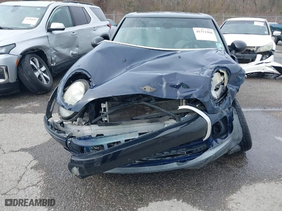 2016 MINI Cooper Clubman with VIN WMWLN5C54G2E30843, listed as a IAAI auction lot 41371368 with 1 mi miles. Bid and sale history available at carsss.com. Image 12.