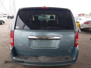 2008 Chrysler Town & Country LX with VIN 2A8HR44H38R831695, listed as a IAAI auction lot 42096656 with 254,424 mi miles and . Bid and sale history available at carsss.com. Image 16.