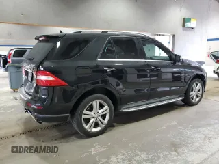 2015 Mercedes-Benz M 350 z VIN 4JGDA5HB0FA590281, wystawiony jako Copart lot #57251195 z przebiegiem 165 116 mil mil oraz Szkoda całkowita • Salvage title. Historia ofert i sprzedaży dostępna na DreamBid. Obrazek 3.