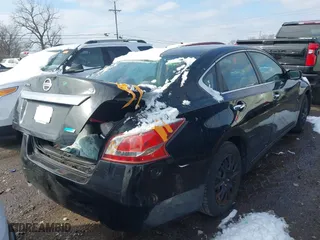 2013 Nissan Altima 2.5 SL with VIN 1N4AL3APXDN494147, listed as a IAAI auction lot 41610021 with 121,208 mi miles. Bid and sale history available at carsss.com. Image 4.