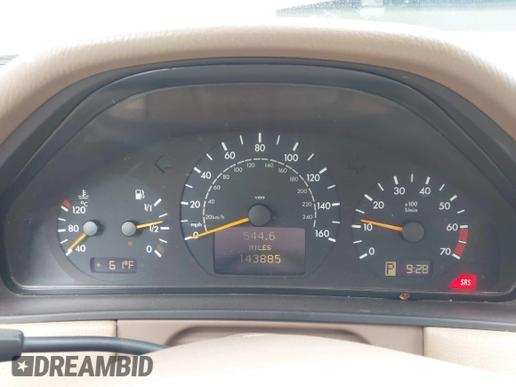 2001 Mercedes-Benz E 320 z VIN WDBJF65J71B245423, wystawiony jako IAAI lot #42117041 z przebiegiem 143 885 mil mil oraz . Historia ofert i sprzedaży dostępna na DreamBid. Obrazek 7.
