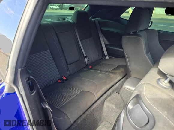 2019 Dodge Challenger R/T z VIN 2C3CDZBT7KH743559, wystawiony jako Copart lot #57719175 z przebiegiem 48 434 mil mil oraz Szkoda całkowita • Salvage title. Historia ofert i sprzedaży dostępna na DreamBid. Obrazek 6.