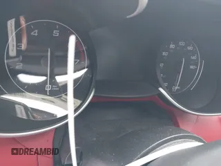 2019 Alfa Romeo Giulia z VIN ZARFAMAN2K7621023, wystawiony jako IAAI lot #41896048 z przebiegiem Nie podano mil oraz . Historia ofert i sprzedaży dostępna na DreamBid. Obrazek 7.