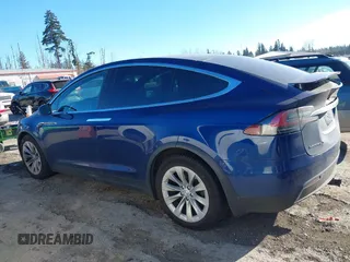 2017 Tesla Model X 90D z VIN 5YJXCBE21HF076514, wystawiony jako IAAI lot #41559020 z przebiegiem 108 573 mil mil oraz . Historia ofert i sprzedaży dostępna na DreamBid. Obrazek 14.