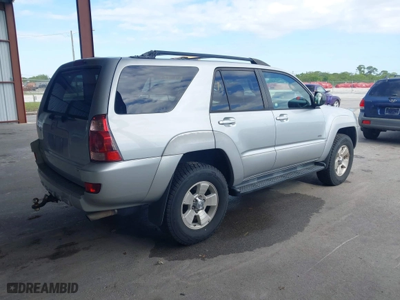 2004 Toyota 4Runner SR5 with VIN JTEZU14R340028807, listed as a IAAI auction lot 41988991 with 299,964 mi miles. Bid and sale history available at carsss.com. Image 4.