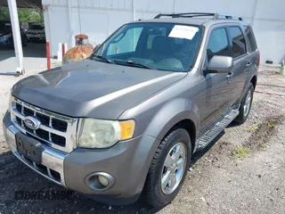 2010 Ford Escape Limited z VIN 1FMCU9EG5AKC61203, wystawiony jako IAAI lot #42334919 z przebiegiem 184 243 mil mil oraz . Historia ofert i sprzedaży dostępna na DreamBid. Obrazek 6.