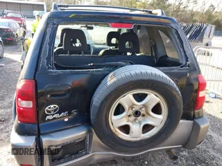 2005 Toyota RAV4 with VIN JTEGD20V250088126, listed as a IAAI auction lot 41601577 with 215,201 mi miles. Bid and sale history available at carsss.com. Image 6.