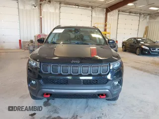 2022 Jeep Compass Trailhawk z VIN 3C4NJDDB7NT193831, wystawiony jako IAAI lot #42244555 z przebiegiem 81 632 mil mil oraz . Historia ofert i sprzedaży dostępna na DreamBid. Obrazek 12.