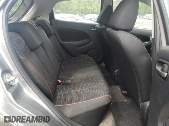 2013 Mazda 2 Touring z VIN JM1DE1LZ7D0153662, wystawiony jako Copart lot #58562435 z przebiegiem 109 329 mil mil oraz Szkoda całkowita • Salvage title. Historia ofert i sprzedaży dostępna na DreamBid. Obrazek 10.