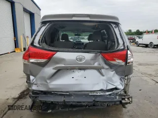 2012 Toyota Sienna LE AAS z VIN 5TDKK3DC0CS222967, wystawiony jako Copart lot #58044405 z przebiegiem 219 970 mil mil oraz Szkoda całkowita • Salvage title. Historia ofert i sprzedaży dostępna na DreamBid. Obrazek 6.