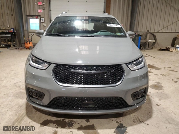 2022 Chrysler Pacifica Touring L with VIN 2C4RC1BG9NR187847, listed as a Copart auction lot 48363525 with 20,514 mi miles and Salvage Title. Bid and sale history available at carsss.com. Image 5.