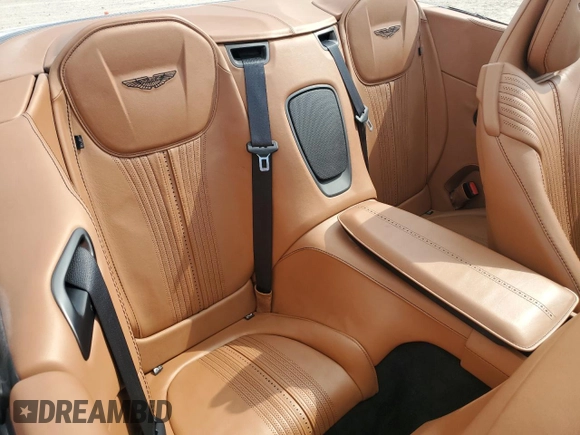 2020 Aston Martin DB11 z VIN SCFRMFCWXLGM09361, wystawiony jako Copart lot #80071914 z przebiegiem 10 972 mil mil oraz Szkoda całkowita • Salvage title. Historia ofert i sprzedaży dostępna na DreamBid. Obrazek 10.