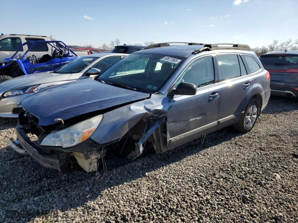2013 Subaru Outback 2.5i with VIN 4S4BRBAC3D3301932, listed as a Copart auction lot 49577665 with 138,301 mi miles and Salvage Title. Bid and sale history available at carsss.com. Image 1.