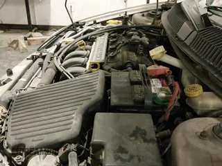 2000 Dodge Neon Highline z VIN 1B3ES46C9YD773497, wystawiony jako IAAI lot #41890890 z przebiegiem 106 889 mil mil oraz . Historia ofert i sprzedaży dostępna na DreamBid. Obrazek 20.