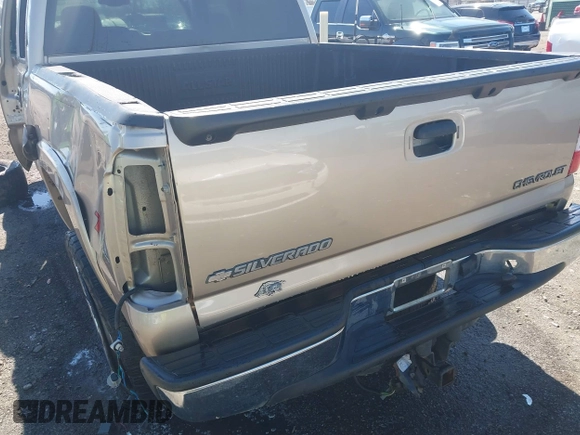 2005 Chevrolet Silverado 1500 LT with VIN 2GCEK13T251371555, listed as a IAAI auction lot 41763568 with 199,491 mi miles and . Bid and sale history available at DreamBid. Image 15.