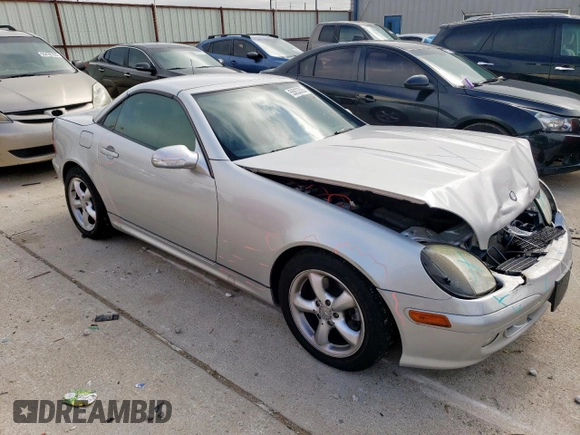 2003 Mercedes-Benz SLK 320 with VIN WDBKK65F73F284794, listed as a Copart auction lot 55833335 with 90,033 mi miles and Salvage title. Bid and sale history available at DreamBid. Image 4.