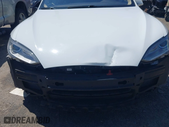2014 Tesla Model S 60 с VIN 5YJSA1H18EFP29428, выставлен на аукционе IAAI как лот 42690205 с пробегом 54 435 миль миль и . История ставок и продаж доступна на DreamBid. Изображение 6.