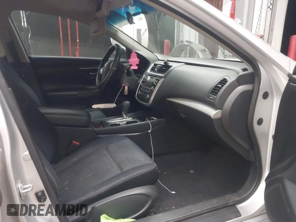 2018 Nissan Altima 2.5 SR with VIN 1N4AL3AP2JC299716, listed as a IAAI auction lot 41829131 with 39,741 mi miles. Bid and sale history available at carsss.com. Image 5.