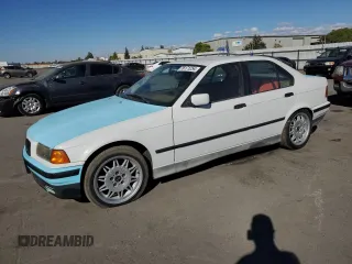 1994 BMW 3 Series 325i with VIN WBACB3323RFE15801, listed as a Copart auction lot 76171254 with 373,575 mi miles and Clean Title. Bid and sale history available at carsss.com. Image 1.