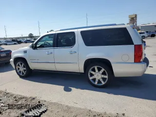 2011 Cadillac Escalade ESV Premium z VIN 1GYS3JEF2BR333246, wystawiony jako Copart lot #47197395 z przebiegiem 177 400 mil mil oraz Czysty tytuł • Clean title. Historia ofert i sprzedaży dostępna na DreamBid. Obrazek 2.