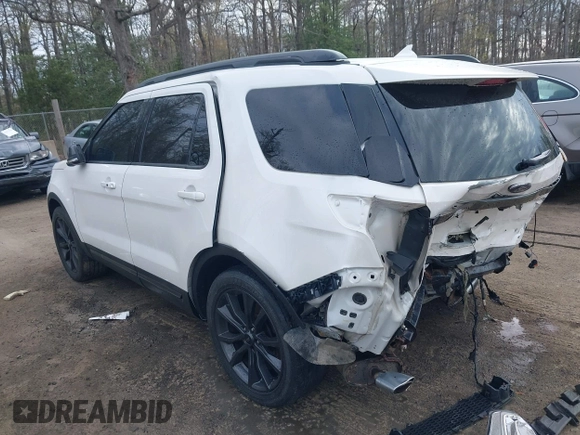 2018 Ford Explorer XLT with VIN 1FM5K8D81JGA17361, listed as a IAAI auction lot 41845265 with 105,891 mi miles and . Bid and sale history available at carsss.com. Image 3.