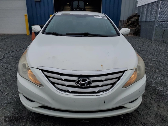 2011 Hyundai Sonata GLS z VIN 5NPEB4AC6BH217624, wystawiony jako Copart lot #57417915 z przebiegiem 210 488 mil mil oraz Czysty tytuł • Clean title. Historia ofert i sprzedaży dostępna na DreamBid. Obrazek 5.