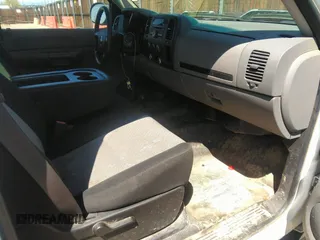 2008 Chevrolet Silverado 1500 Work Truck with VIN 1GCEK14C48Z215558, listed as a IAAI auction lot 41947700 with 147,591 mi miles. Bid and sale history available at carsss.com. Image 5.