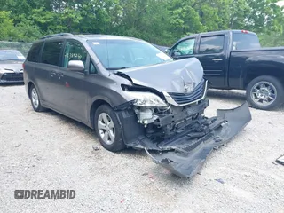 2011 Toyota Sienna LE AAS z VIN 5TDKK3DC1BS045280, wystawiony jako IAAI lot #42389241 z przebiegiem 165 653 mil mil oraz . Historia ofert i sprzedaży dostępna na DreamBid. Obrazek 1.