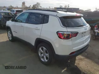 2019 Jeep Compass Latitude with VIN 3C4NJCBB2KT743820, listed as a IAAI auction lot 41692314 with 50,030 mi miles. Bid and sale history available at carsss.com. Image 3.